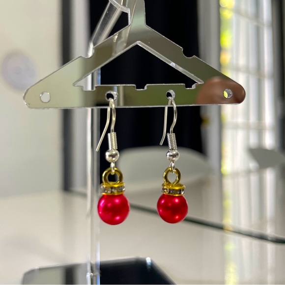 Handmade red bead earrings 🌹 - Picture 1 of 1